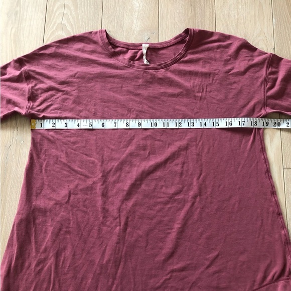 Lululemon To The Point Asymmetrical Long Sleeve Shirt in Misty Merlot Size 4 - Picture 3 of 10